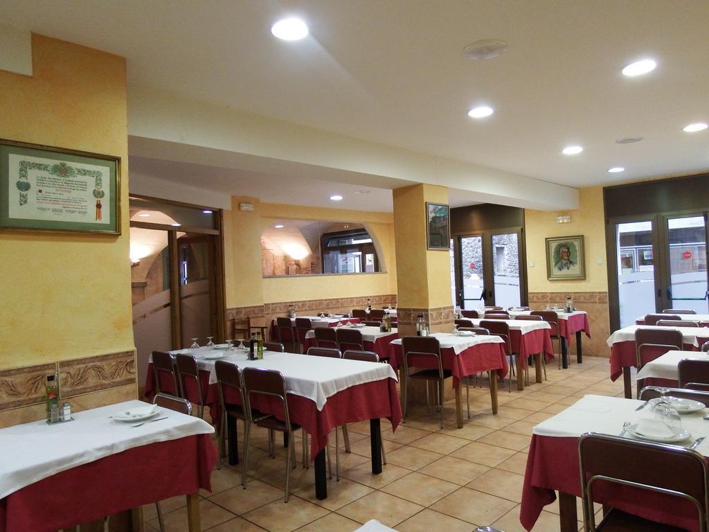 Apartamentos Fonda Finet Sant Felíu de Pallarols 외부 사진