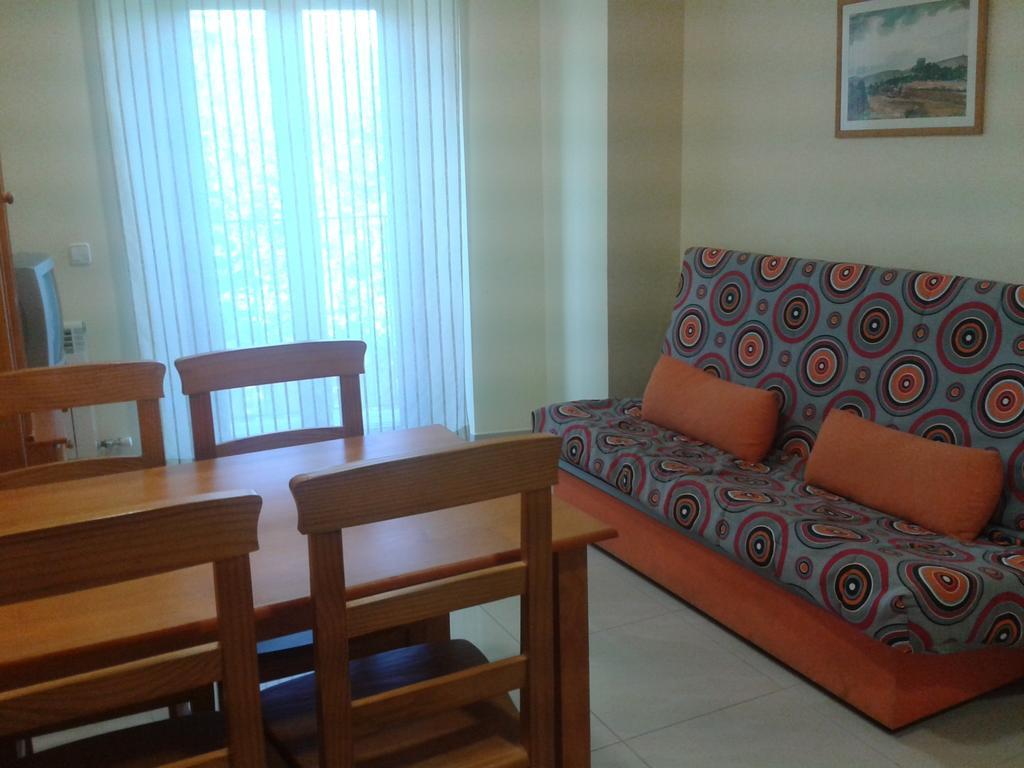 Apartamentos Fonda Finet Sant Felíu de Pallarols 객실 사진